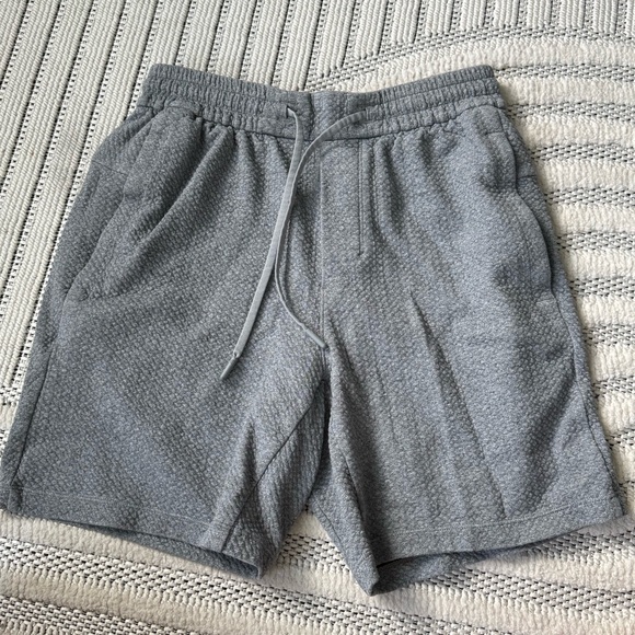 Lululemon Textured Knit Short 7” - Picture 1 of 3